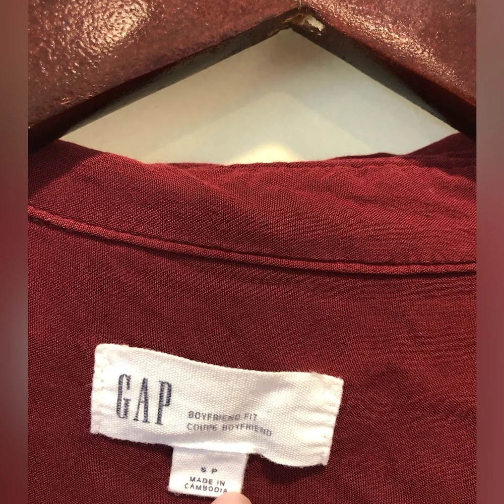 Burgundy Gap Boyfriend Fit Button Down Top - Picture 4 of 4